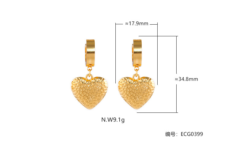 Brincos Argolinhas coracao Martelado G ECG0399