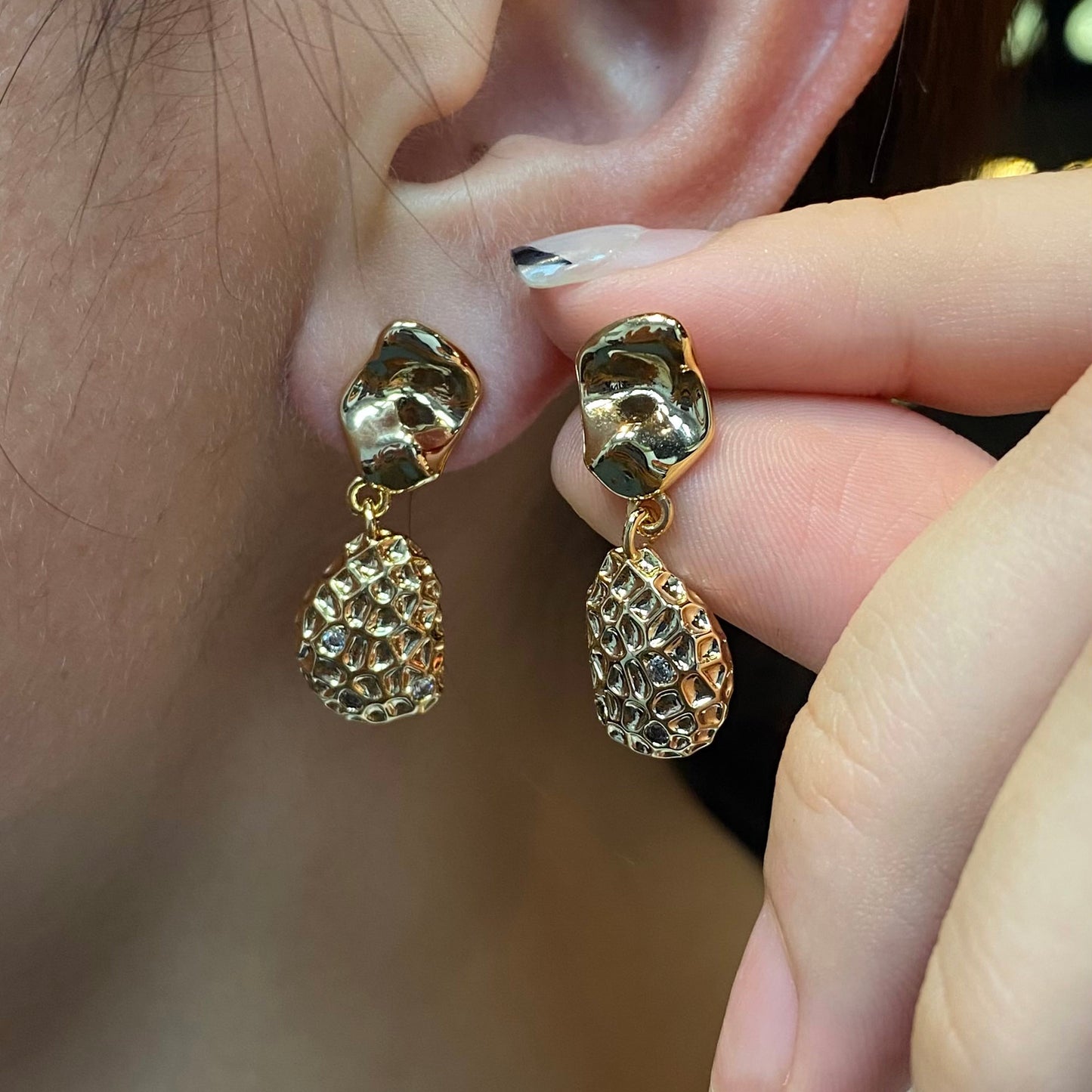 Brinco Ornamental Duplo Martelado xye105472