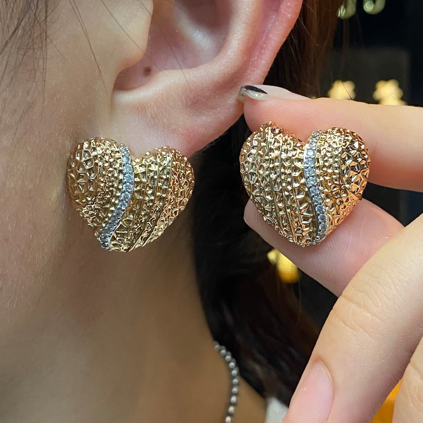 Brincos Coracao textura XYE105475