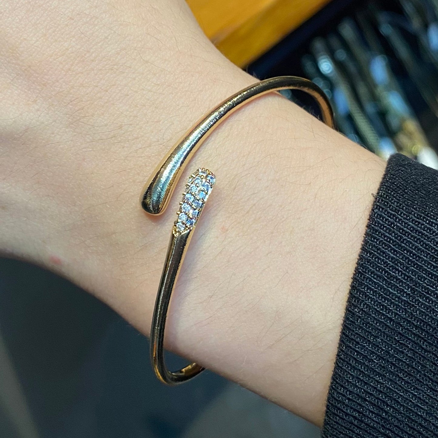 Bracelete Ponta Cravejada XYH101089