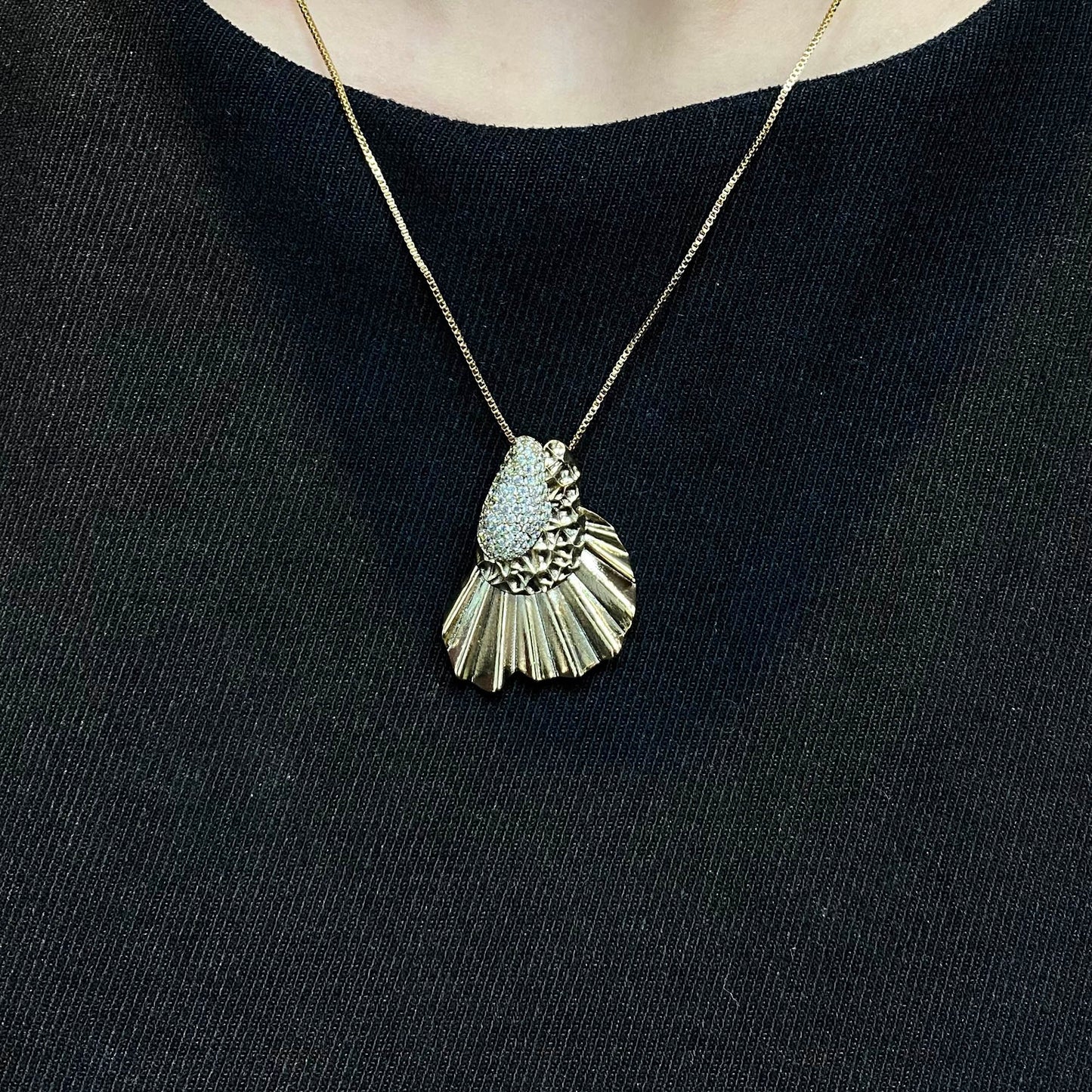 Colar Ornamental Cravejado