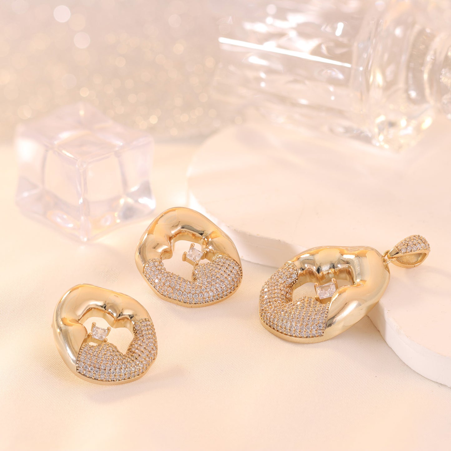 Colar Ornamental com ponto de luz xys101963