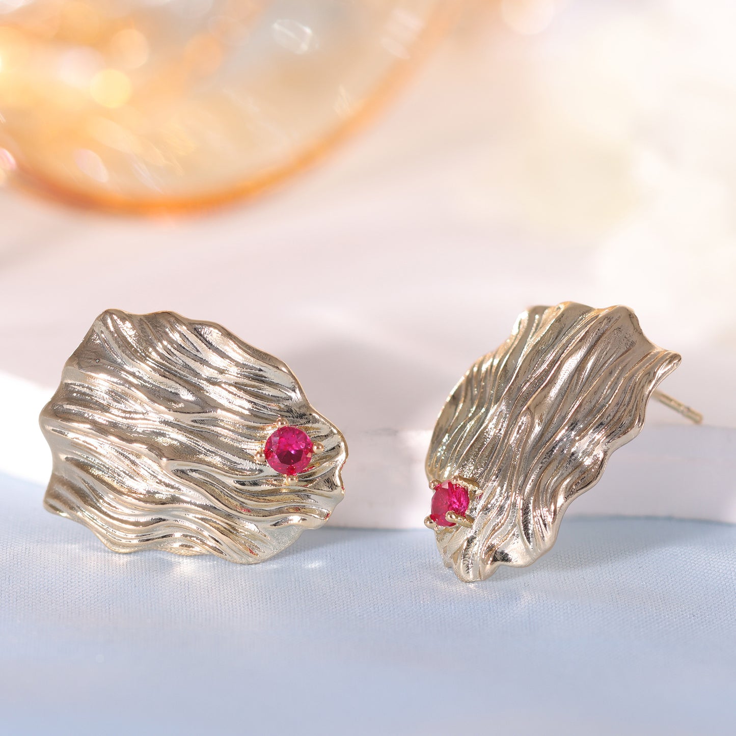 Brinco Chapado com Ponto de Luz