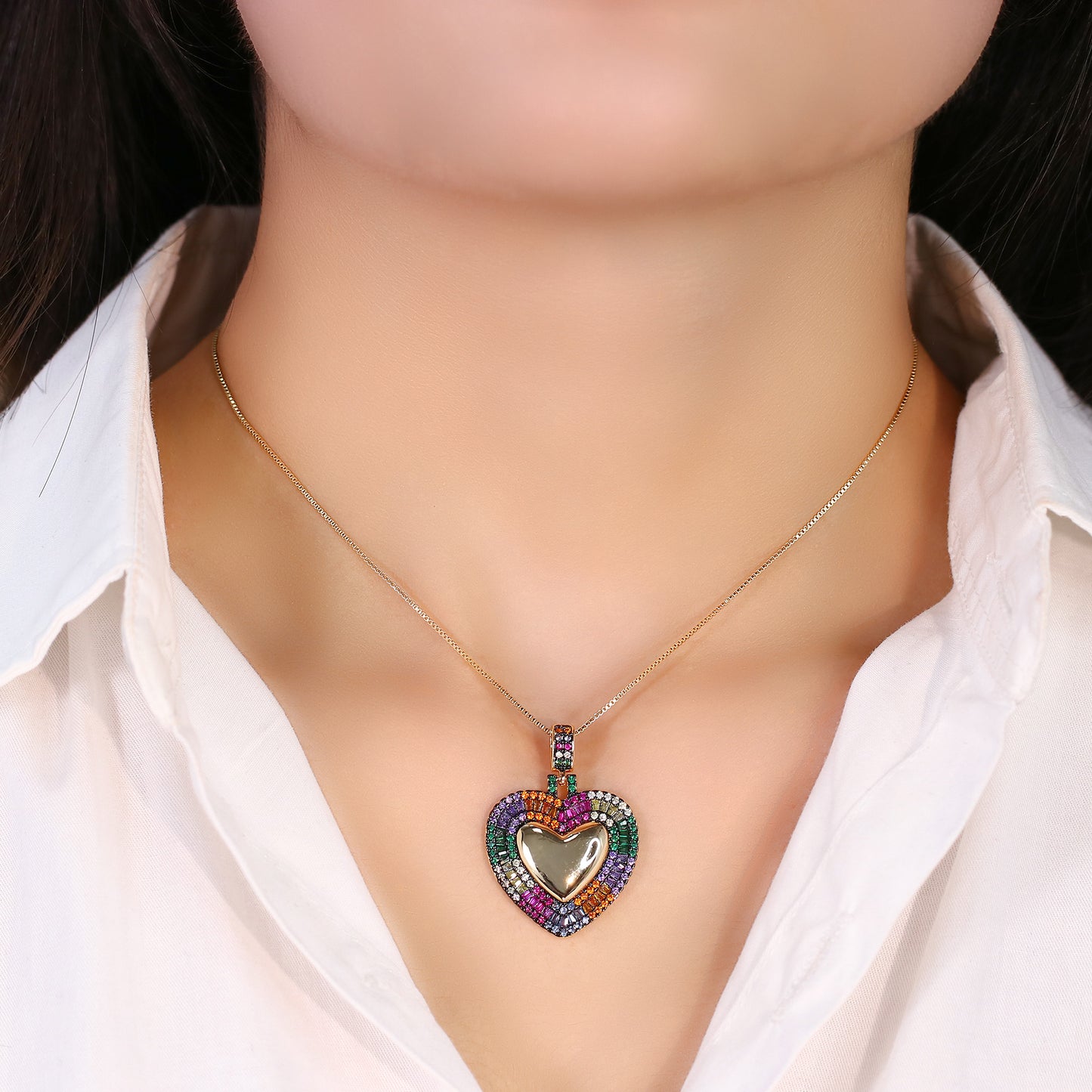 Colar em formato de coração galvanizado em dois tons - XYP101893