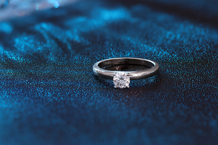 Anel Solitario Prata 925 e Moissanite KRS09571