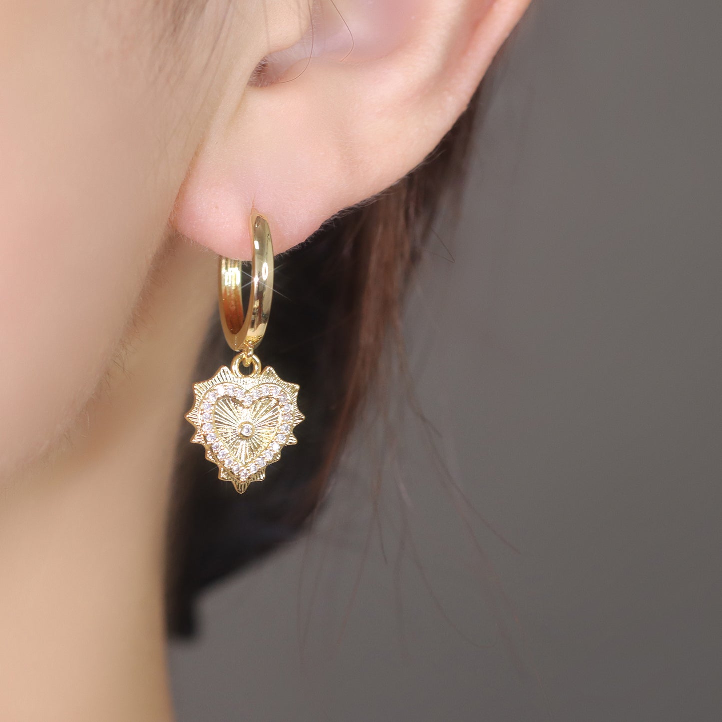 Brincos Argolinha Coracao XYE105053