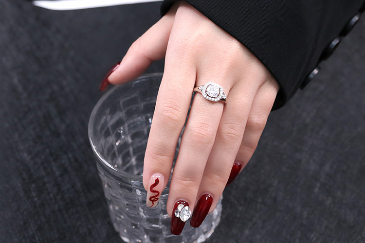 Anel Luxo sublime Prata 925 e Moissanite KRS09494