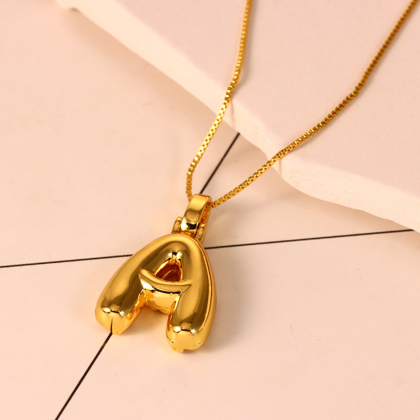 Colar com pingente Letra inicial XYN101526