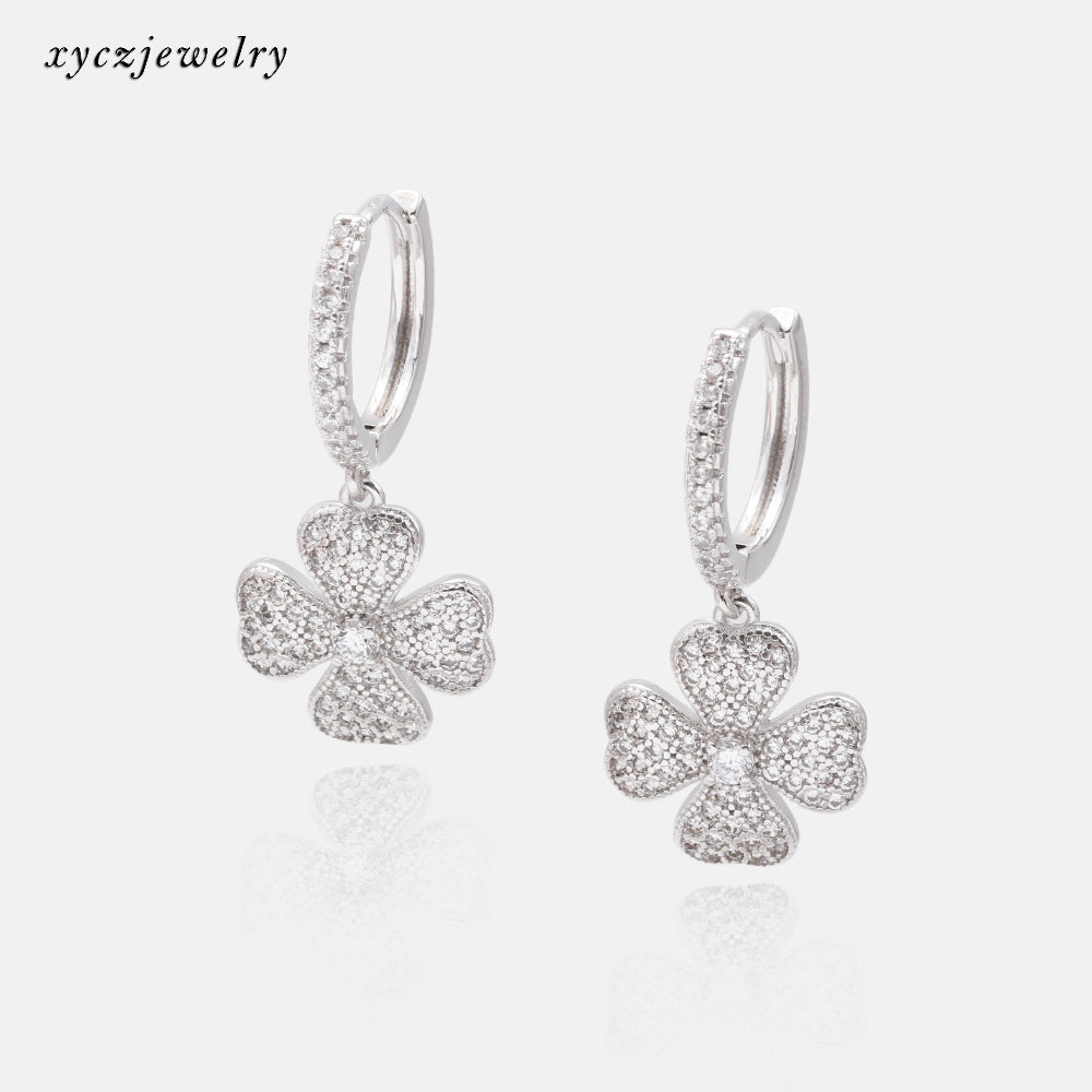 Brincos argolinha trevos XYE103323新款