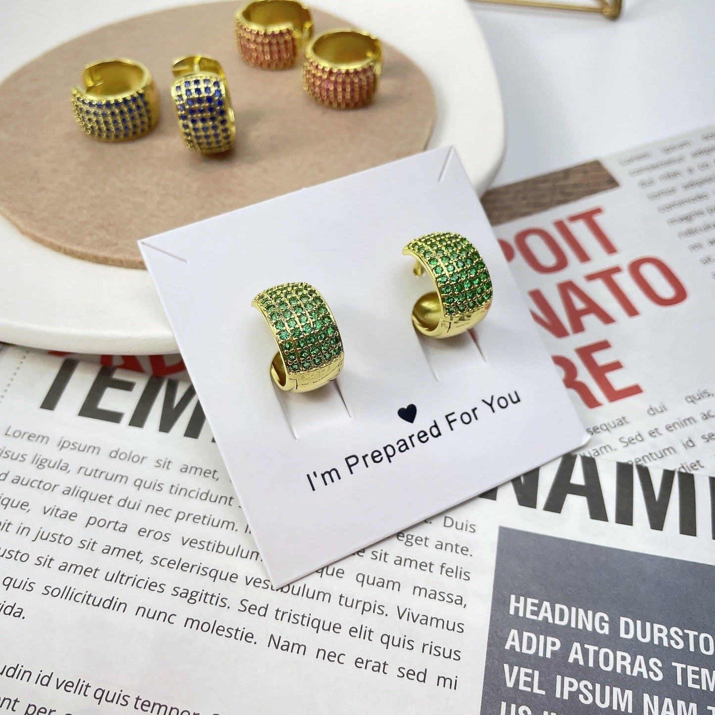 Brinco argolinha cravejada colorida XYE101226