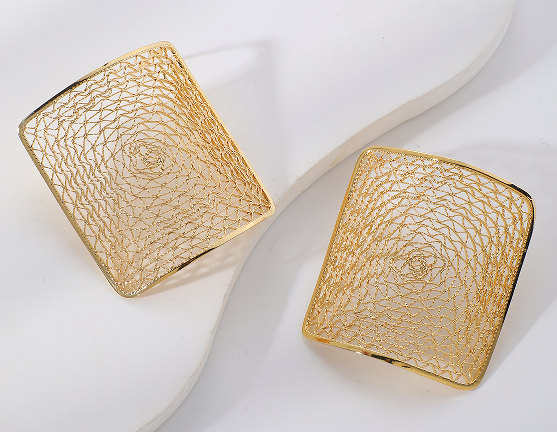 Brinco teia ouro EBG0034