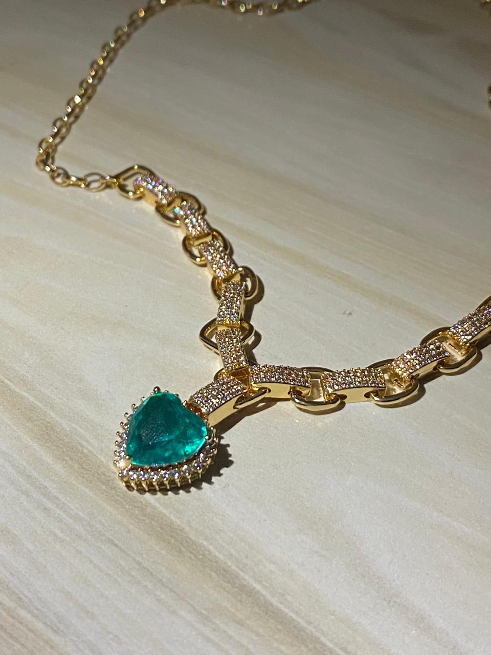 Colar Elos Cravejados com coracao em lapidado XYS102024