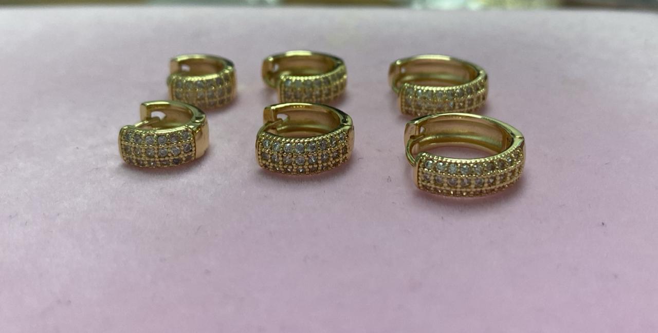 Brincos Argolas Cravejadas XYS101867