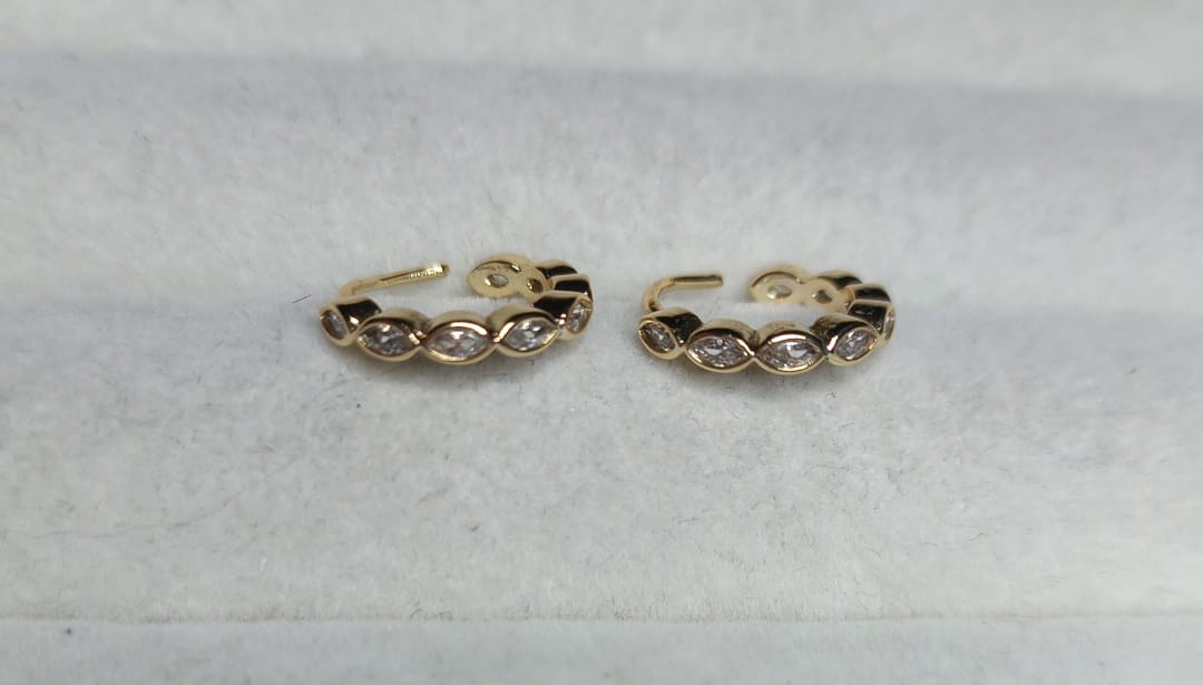 Brincos argolinha Cravacao inglesa M DCG0178