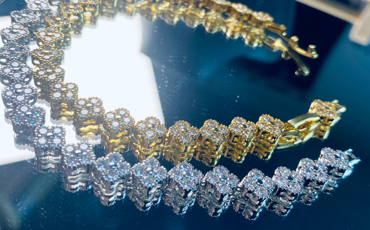 Pulseira Riviera Flores Cravejdas YE0011