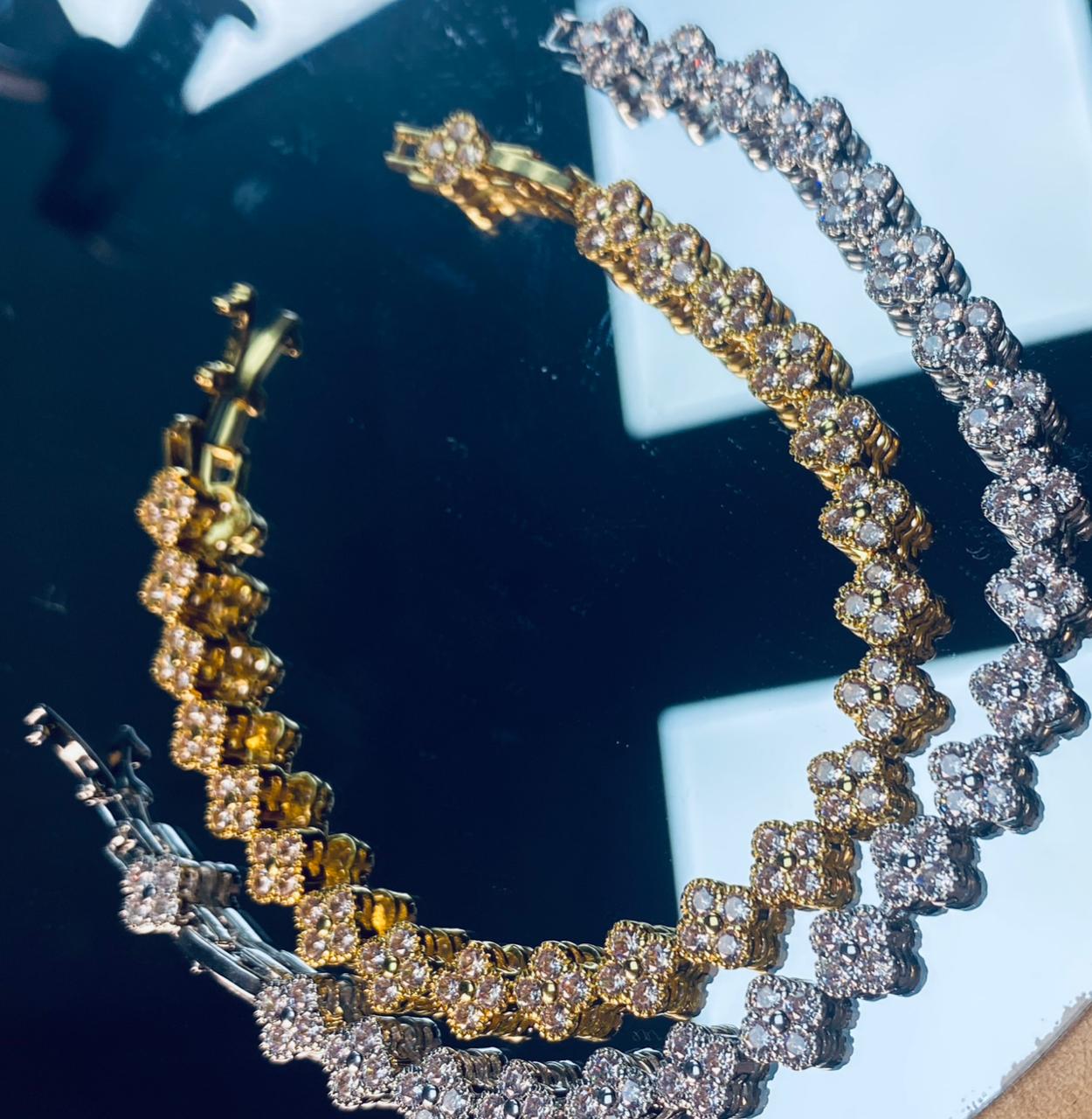 Pulseira Riviera Flores Cravejdas YE0011