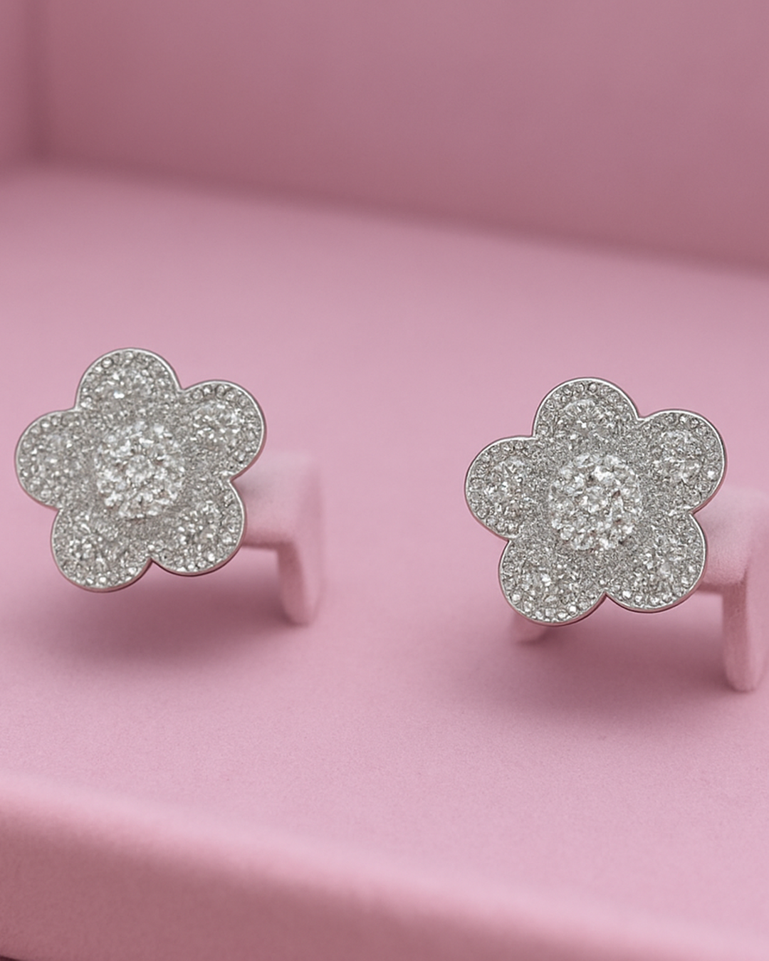 Brinco Flor Cravejada - Prata 925 DCG0340