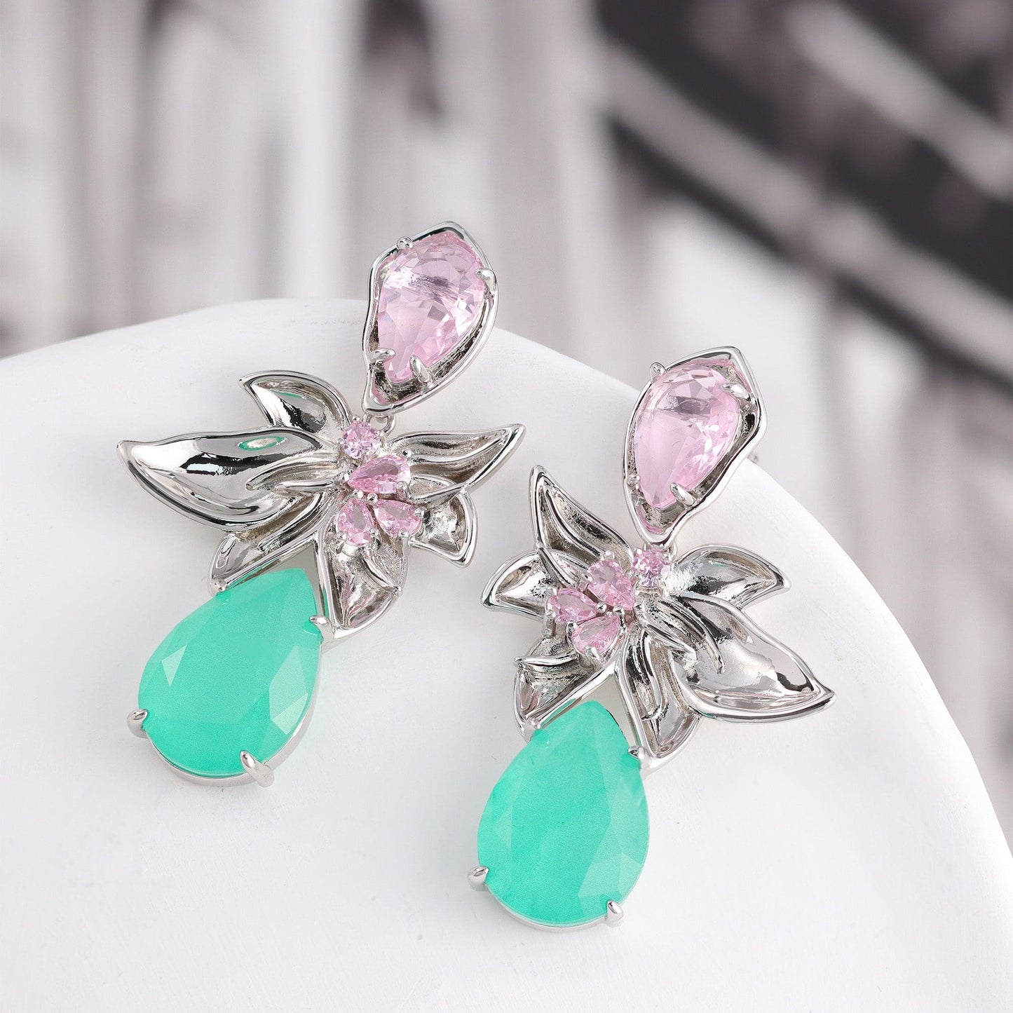 Brinco Flor e Gotas Luxo XYE104610