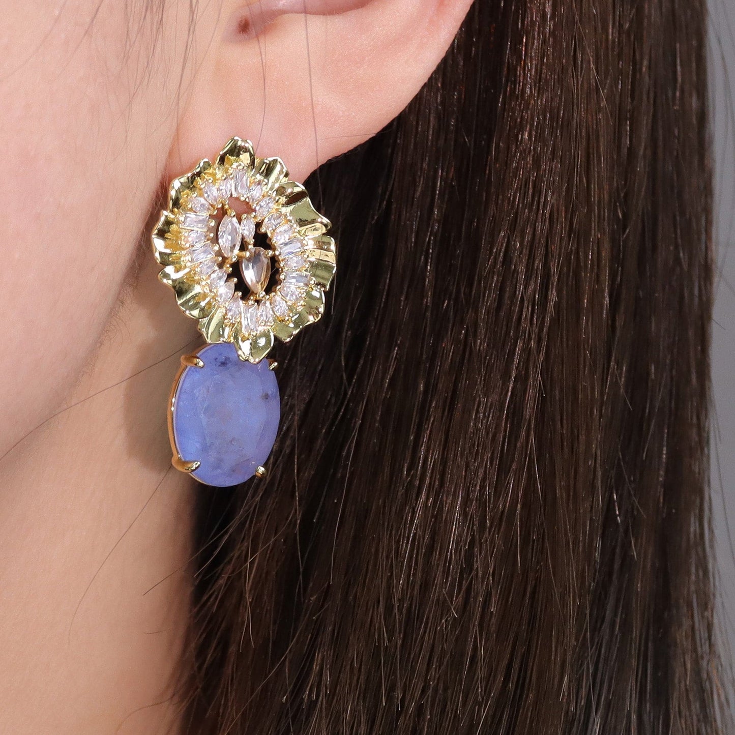 Brinco Fusion Oval com Carrê e Gotas XYE104613