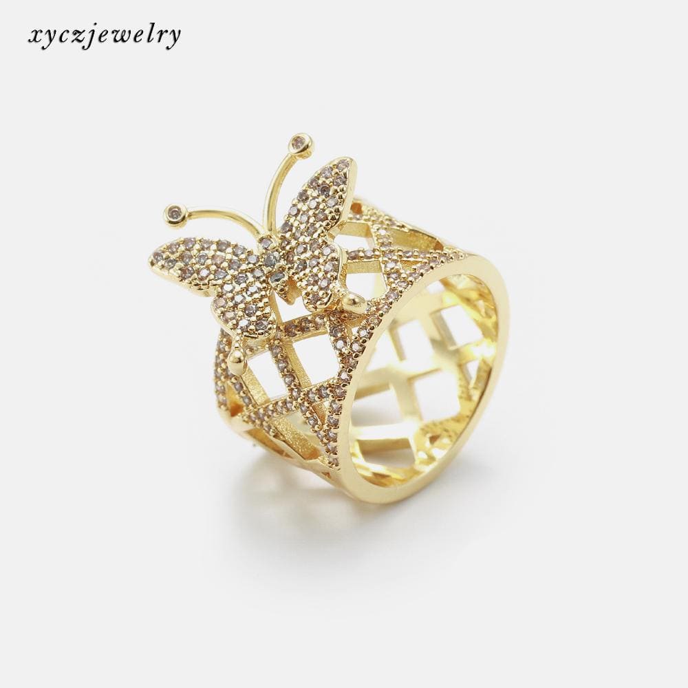 Anel vazado com borboleta de zircônia