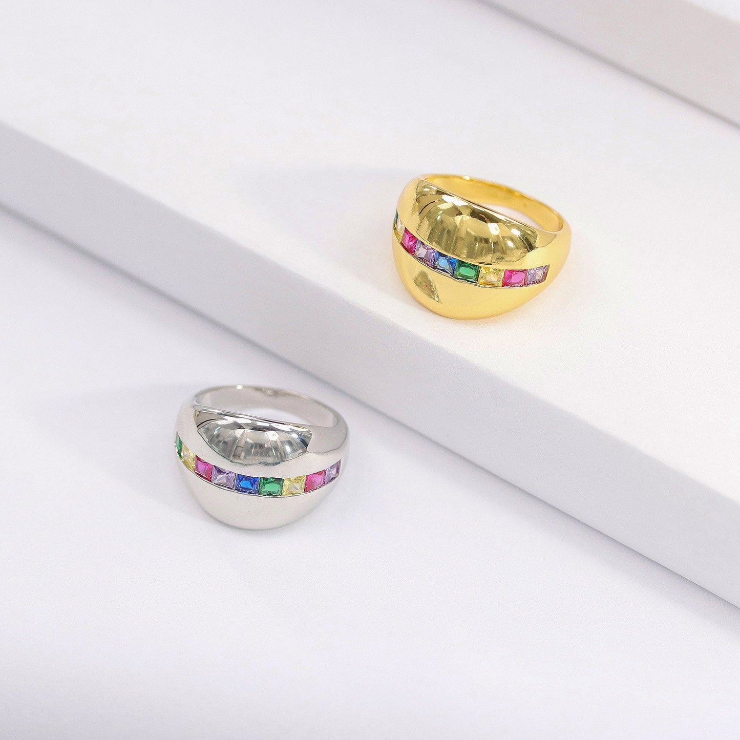 Anel bombê com pedras carrê no atacado