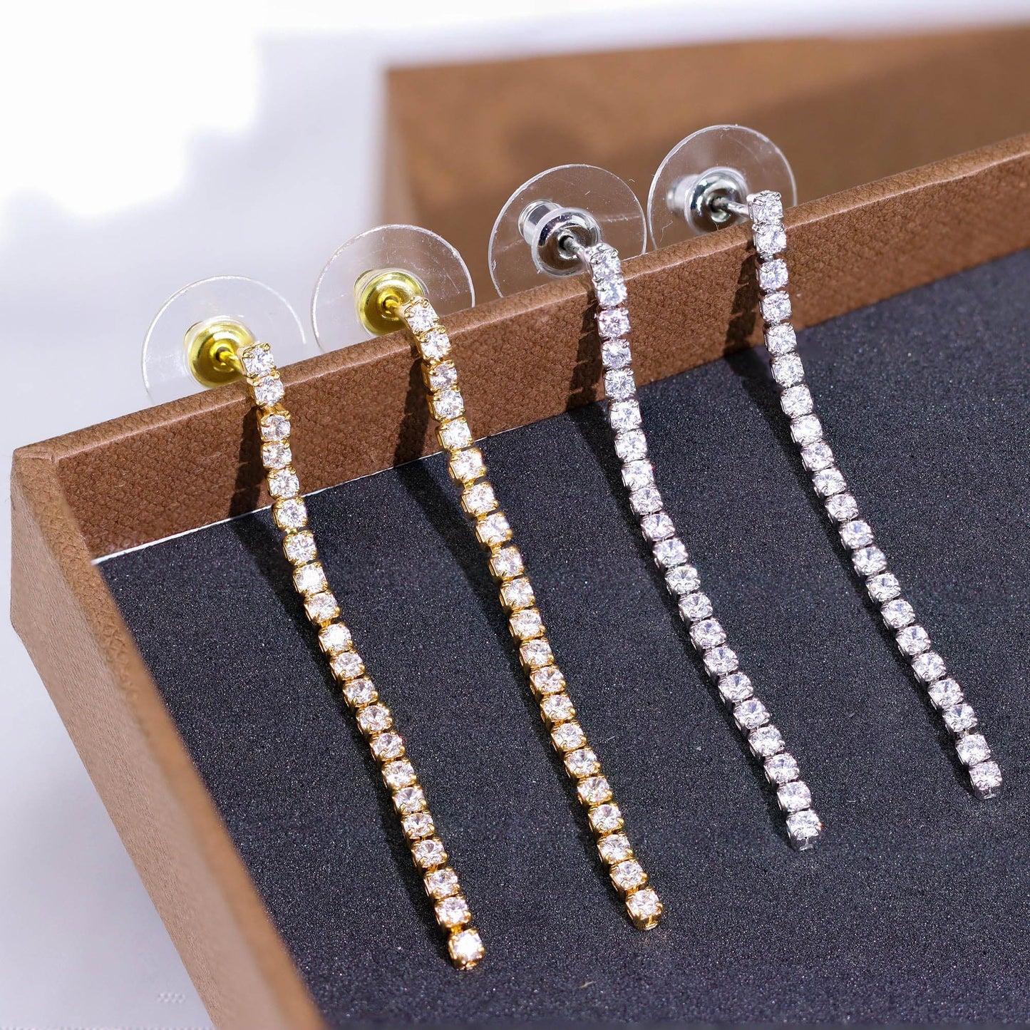 Brinco Riviera XYE104574