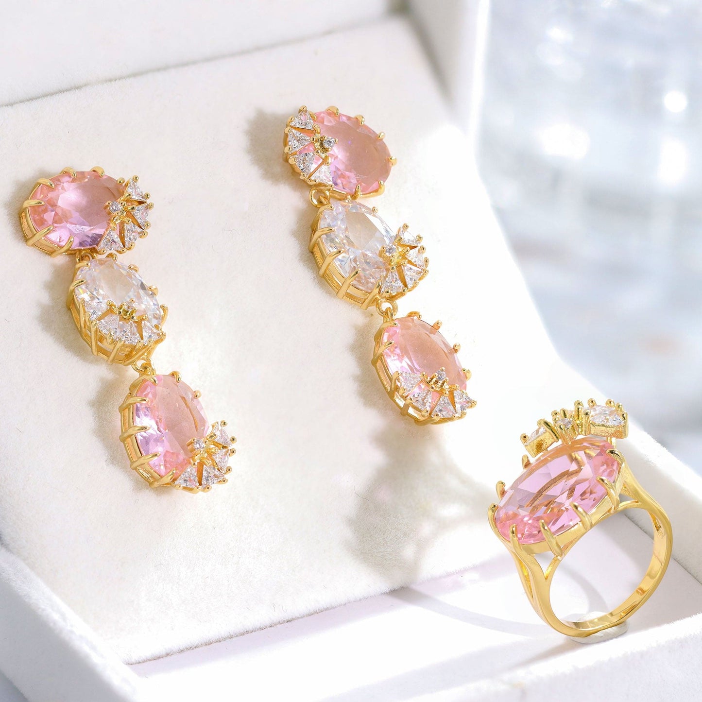 Brinco Cascata Oval e Triangulos XYS101192