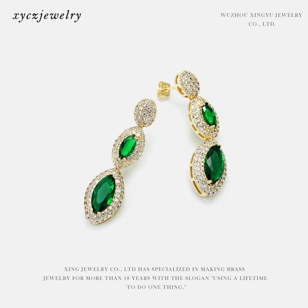 Brinco Tear Drop Cravejado XYS100483 耳环 VENDIDO SEPARADAMENTE