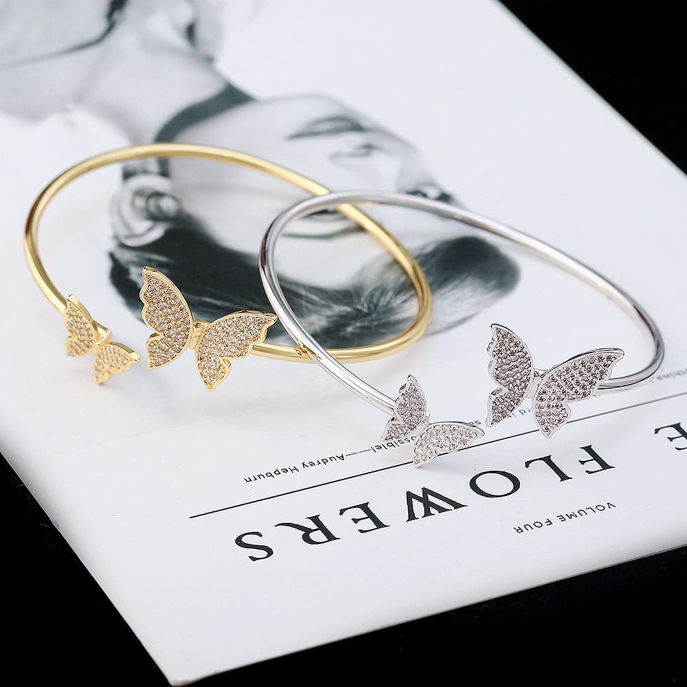 Bracelete liso com borboleta na extremidade XYH100803 手镯