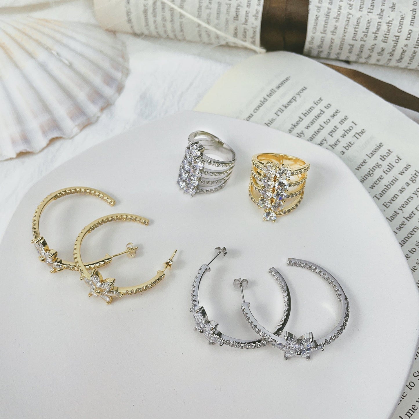 Anel 4 aros cravejado com zircônias