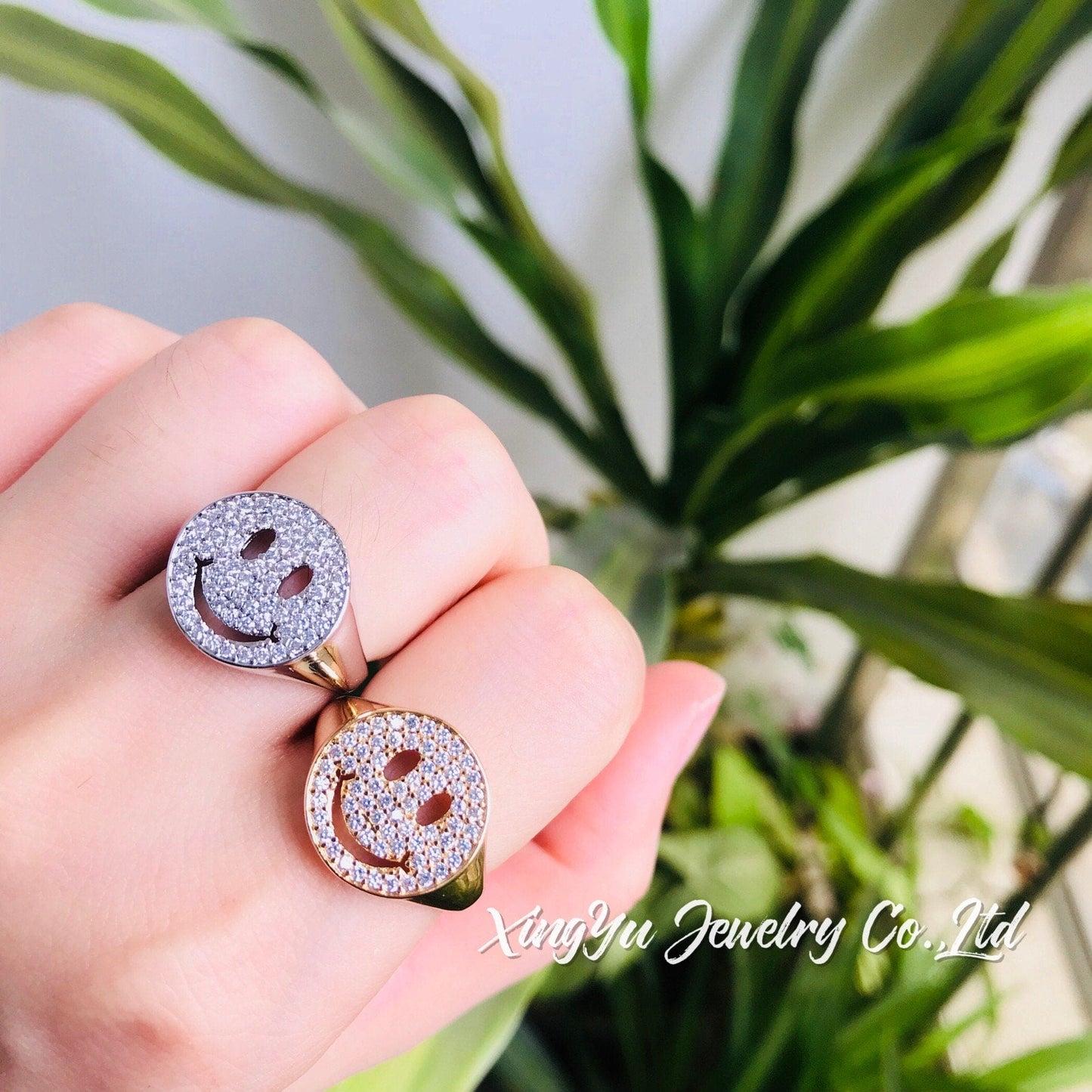 Anel smile cravejado no atacado