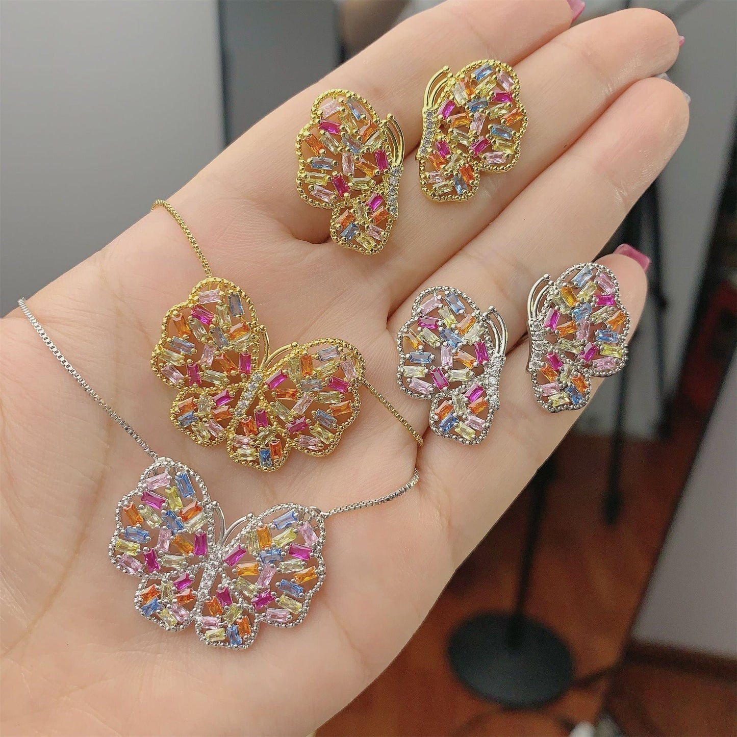 Colar Borboleta Carrês Perfeita XYS101133