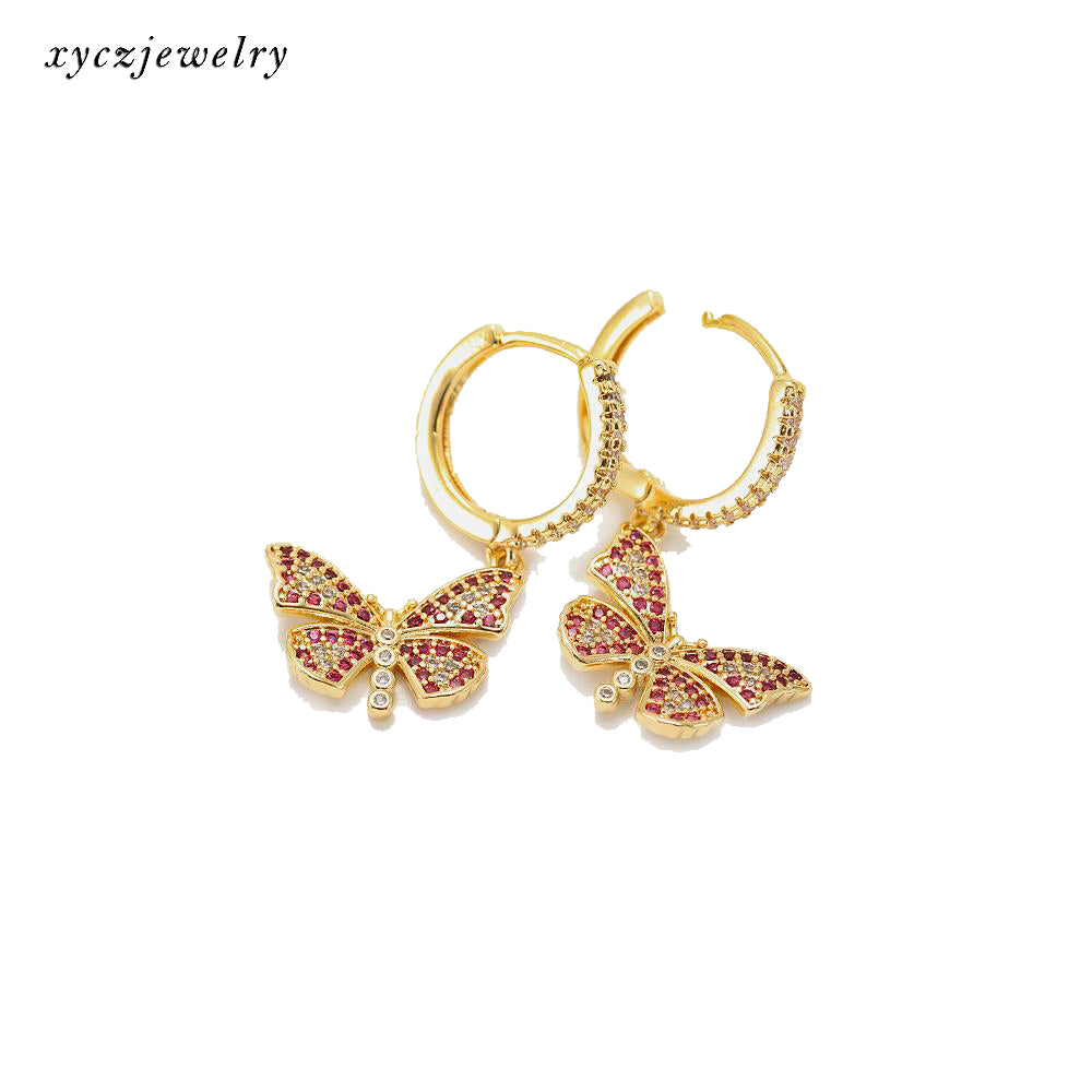 Argolinha cravejada com pingente de borboleta cravejada no atacado