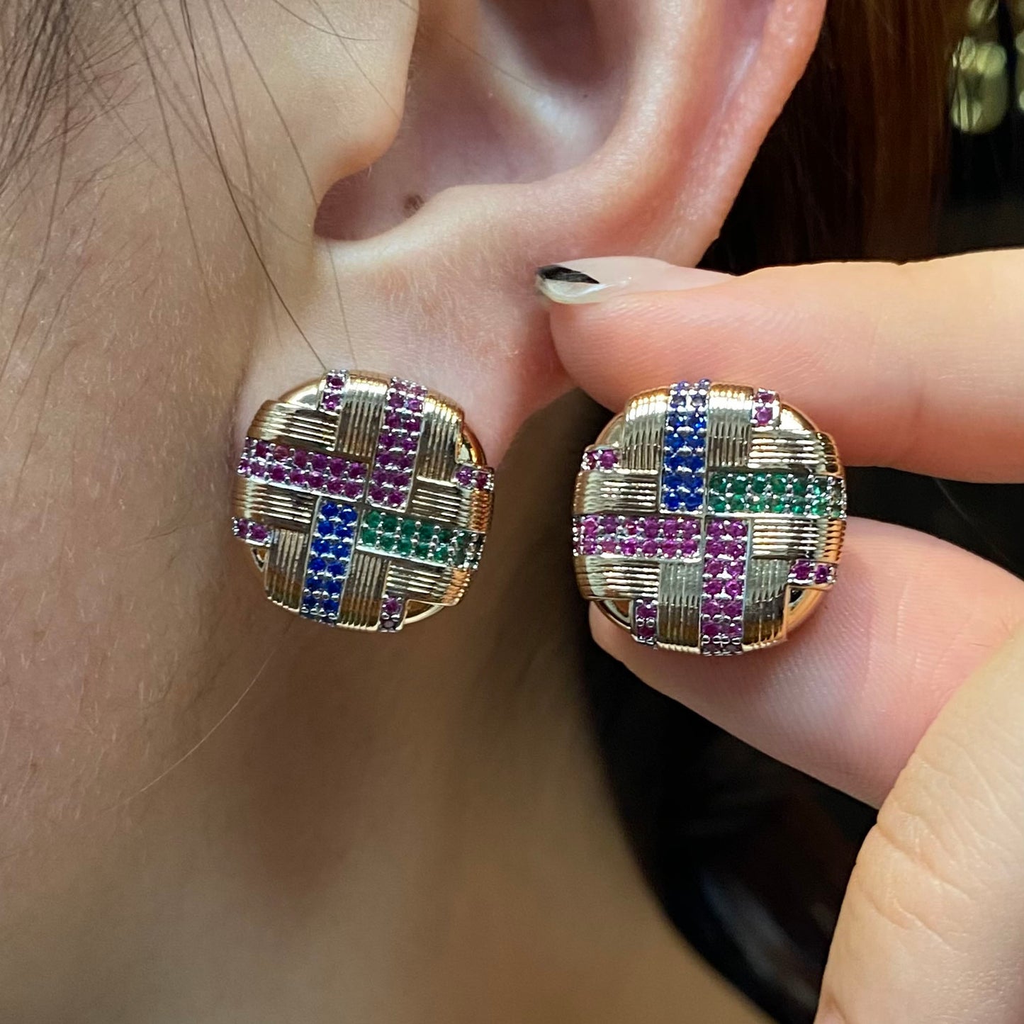 Brincos Textura e cravejado XYE105477