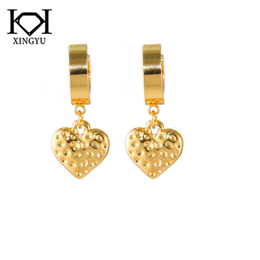 Brincos Argolinhas coracao Martelado P ECG0396