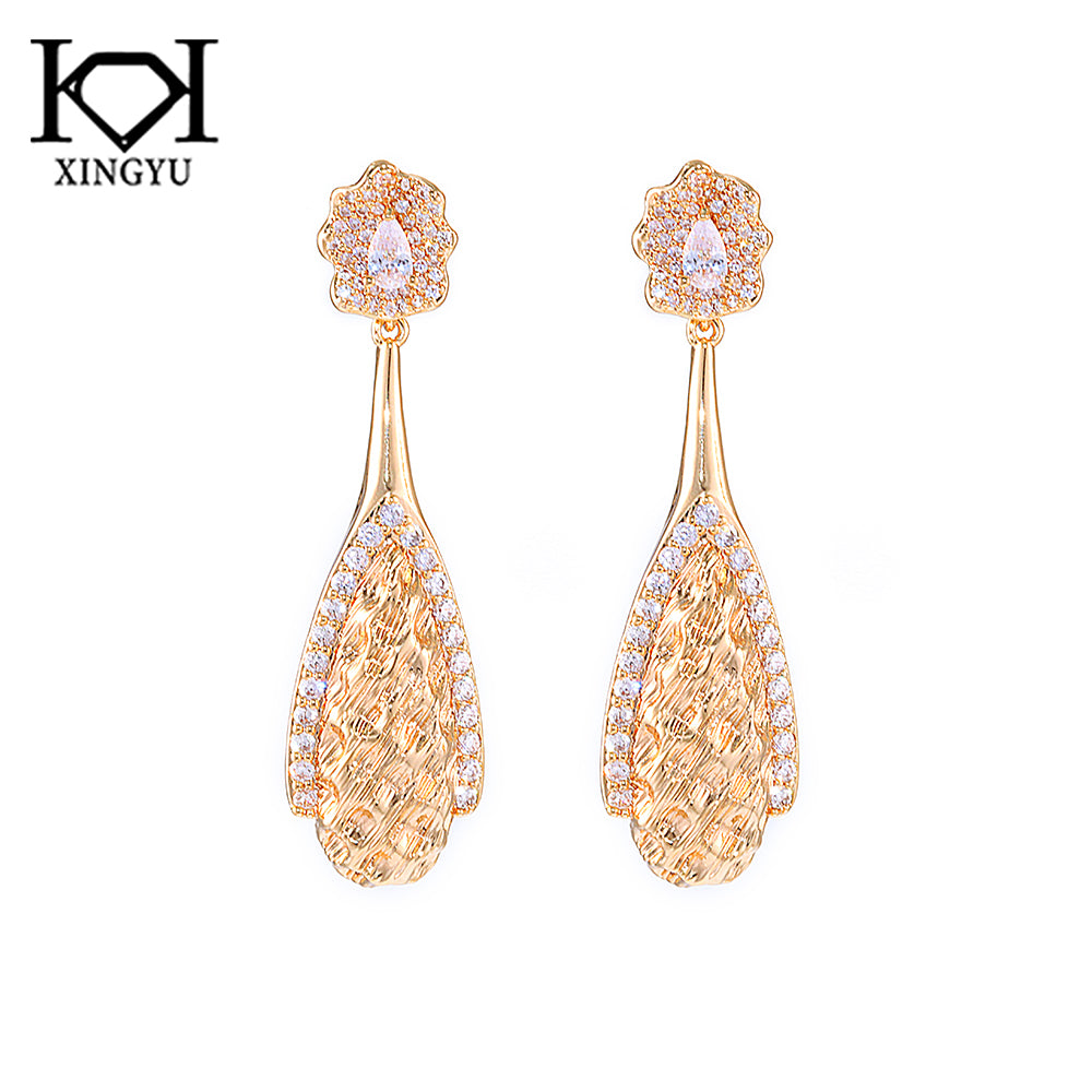 Brincos Gota e Elegancia XYE105633