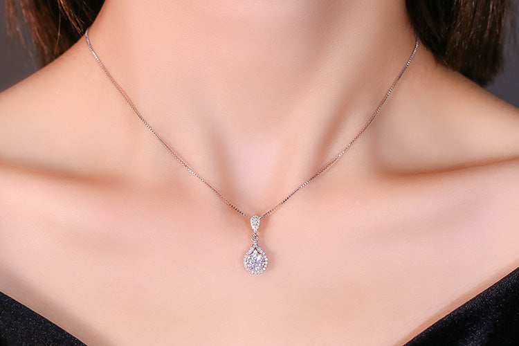 Colar Luxo e estilo Prata 925 e Moissanite XYN101330