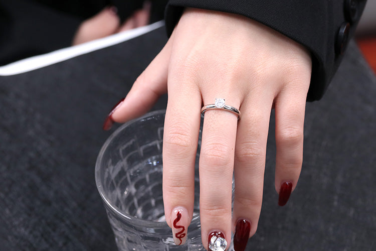 Anel Solitario Prata 925 e Moissanite KRS09571