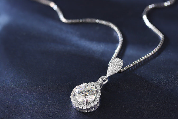 Colar Luxo e estilo Prata 925 e Moissanite XYN101330