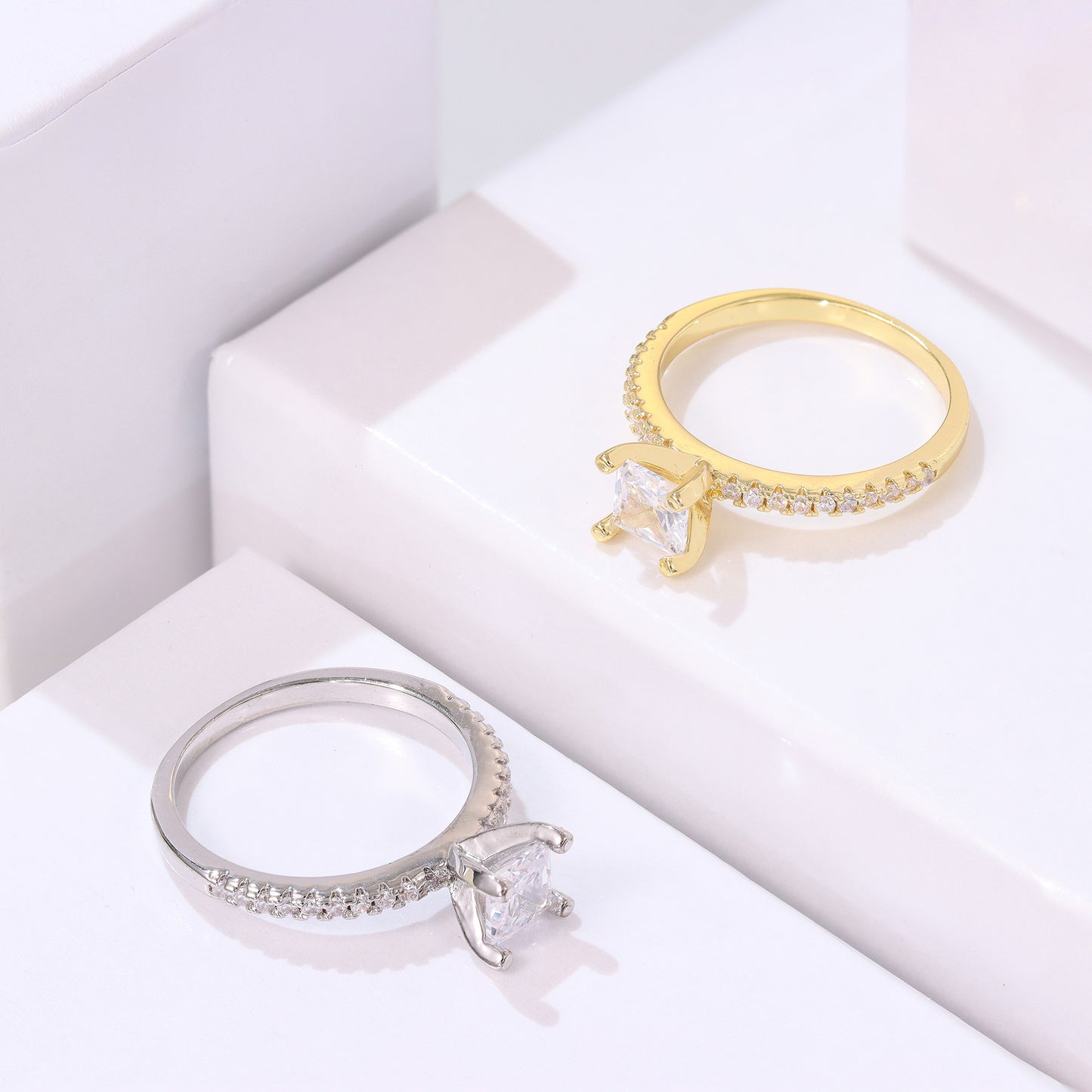 Anel solitario cravejado XYR102822