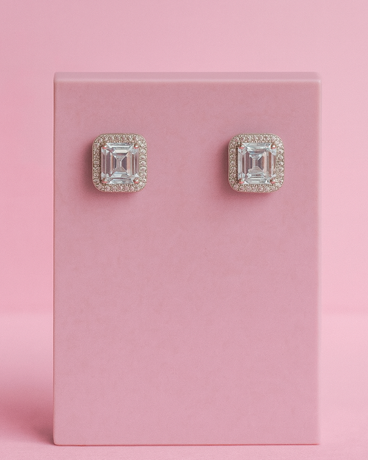 Brinco Quadrado Cravejado - Prata 925 DCG0339