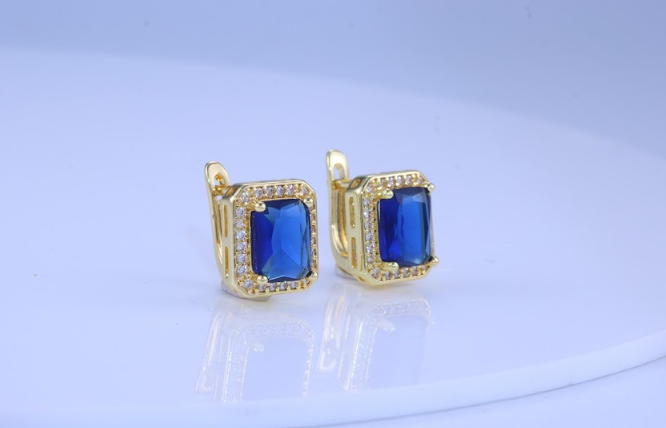 Brinco Quadrado Cravejado Azul DCG0844