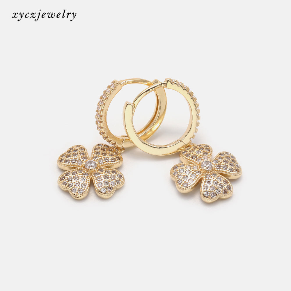 Brincos argolinha trevos XYE103323新款