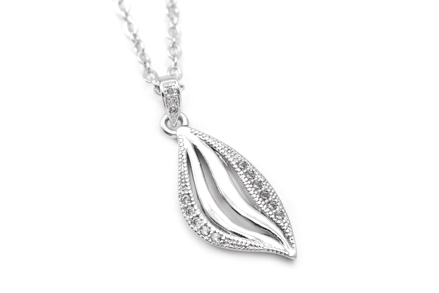 Colar Gota Estilizada XYP100541