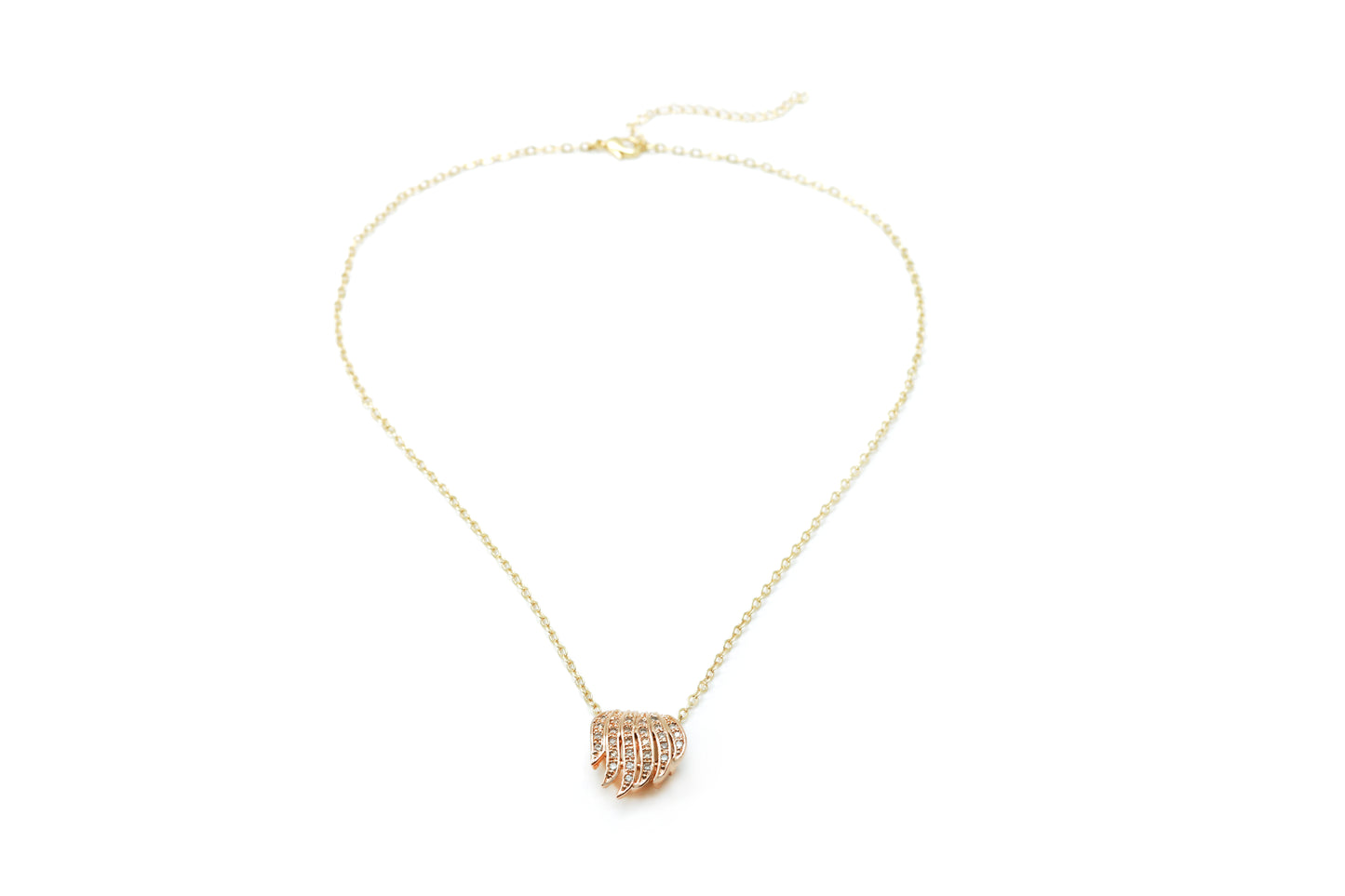 Colar Concha Cravejado XYP100529
