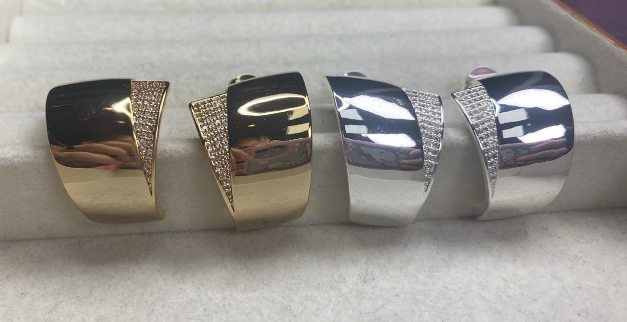 Brincos Elegancia Unica XYE105188