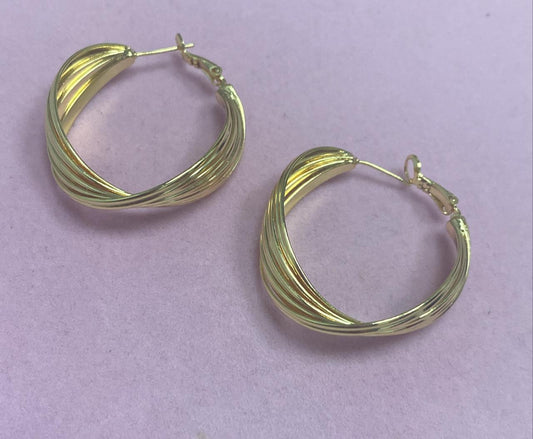 Brincos aros torcidos  XYE106133