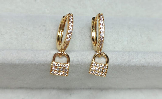 Brincos Argolinha Cravejada Cadeado DCG0180