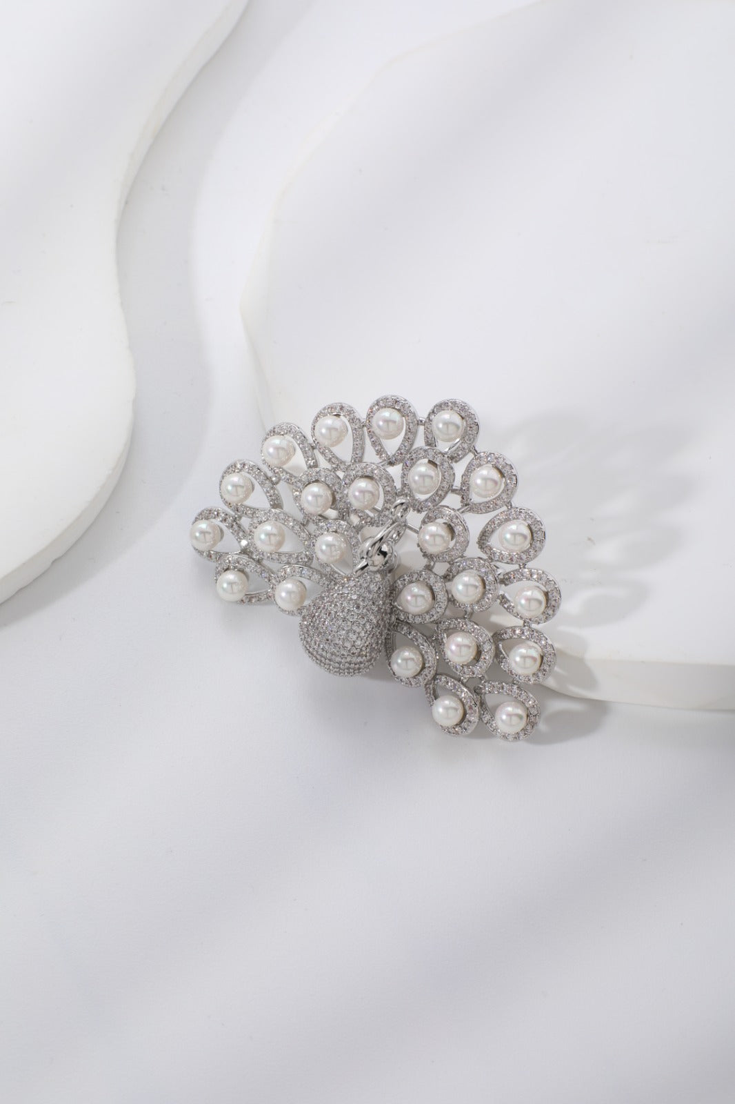 Broche Luxo Perolas e Pedras  EBG0002
