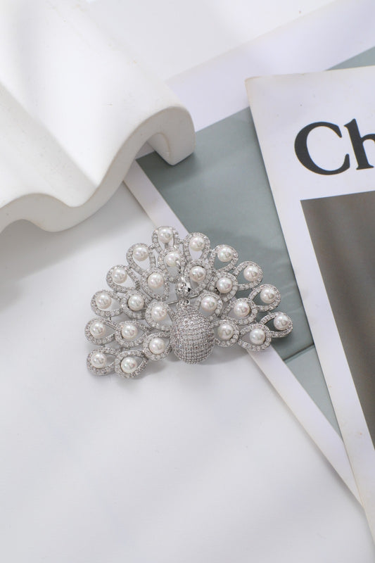 Broche Luxo Perolas e Pedras  EBG0002